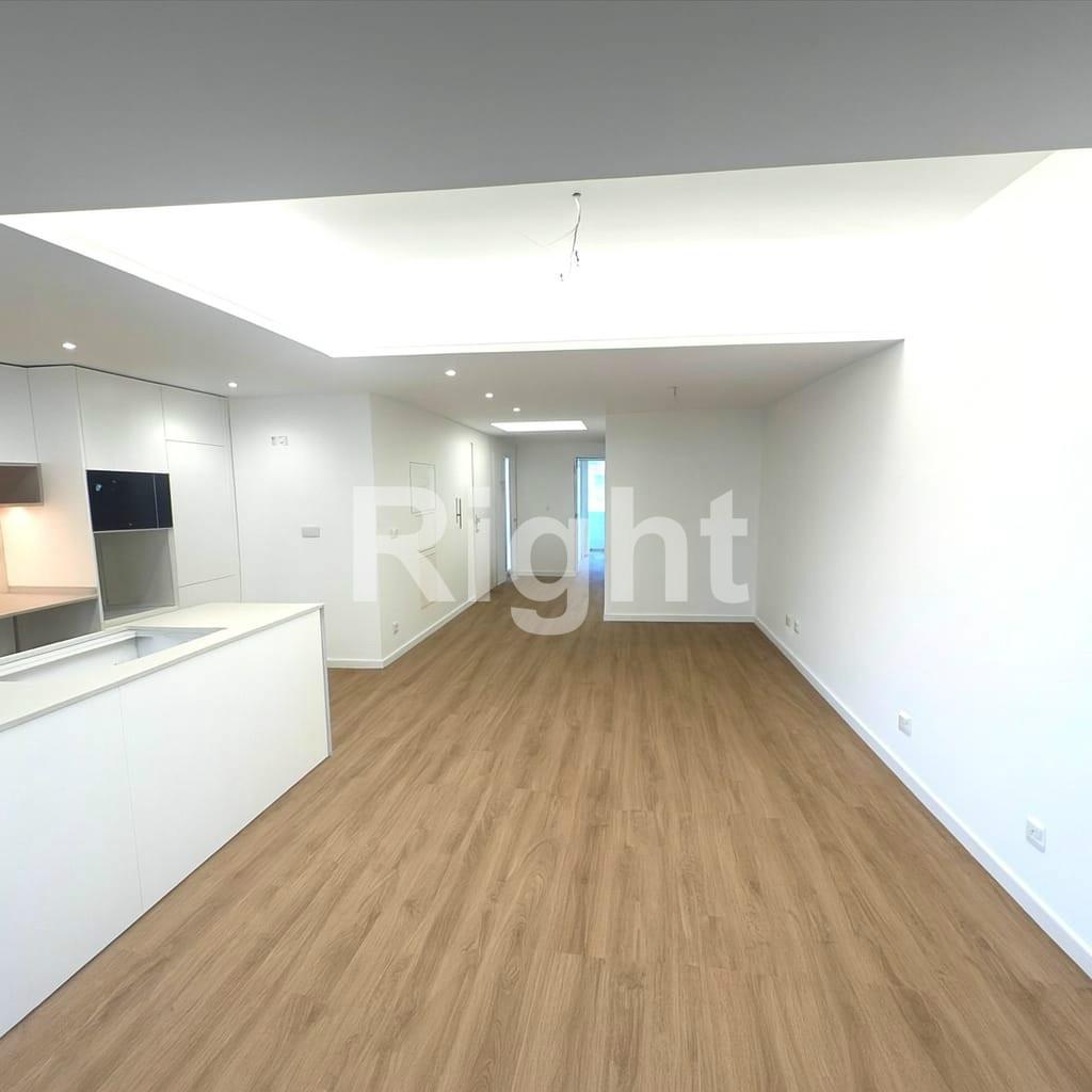 Apartamento T2 totalmente reabilitado em São Domingos de Benfica