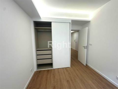 Apartamento T2 totalmente reabilitado em São Domingos de Benfica