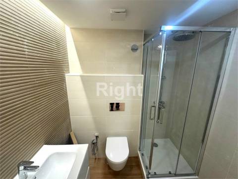 Apartamento T2 totalmente reabilitado em São Domingos de Benfica