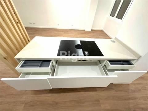 Apartamento T2 totalmente reabilitado em São Domingos de Benfica