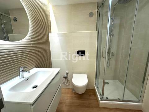 Apartamento T2 totalmente reabilitado em São Domingos de Benfica