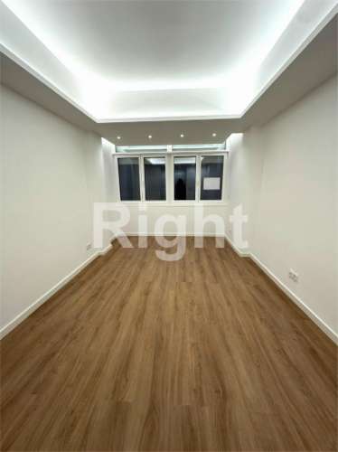 Apartamento T2 totalmente reabilitado em São Domingos de Benfica