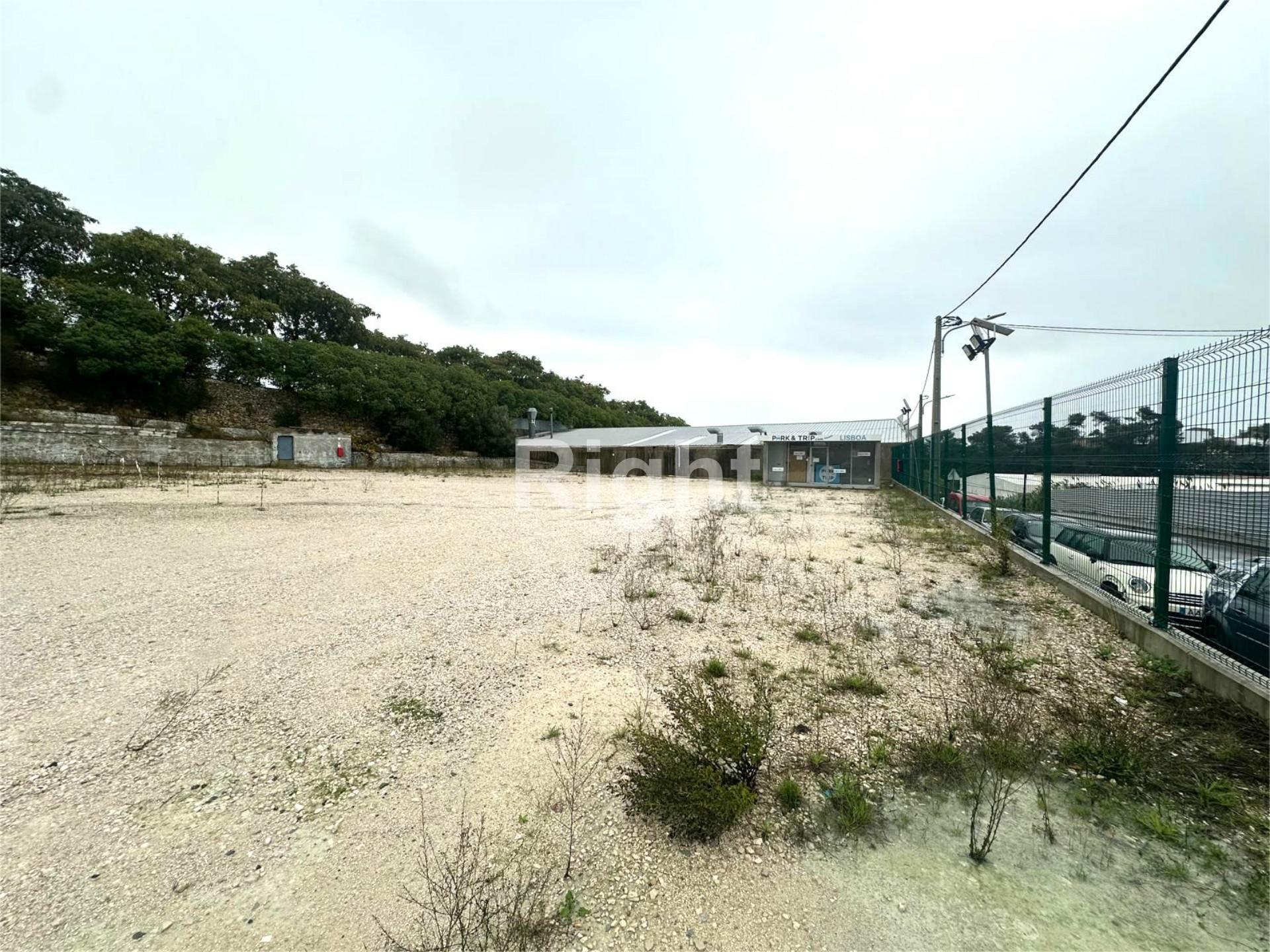 Terreno com 2.300m2 em Camarate