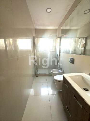 Apartamento T2 renovado no centro da Amadora