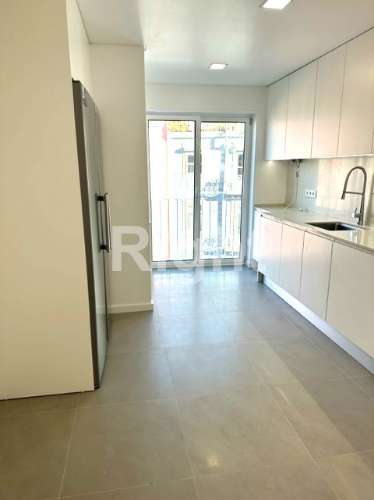 Apartamento T3 novo com estacionamento e arrecadação, Praça Chile