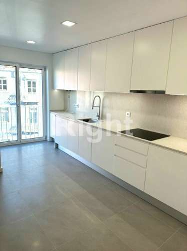 Apartamento T3 novo com estacionamento e arrecadação, Praça Chile