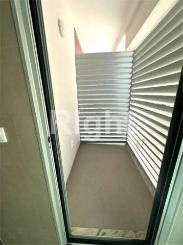 Apartamento T2 novo com parqueamento nas Laranjeiras, Lisboa