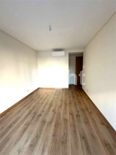 Apartamento T2 novo com parqueamento nas Laranjeiras, Lisboa