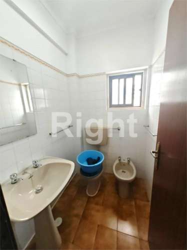 Apartamento T3 em Linda-a-Velha