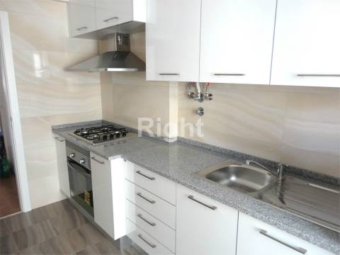 Apartamento T2 em Carnide/Lisboa