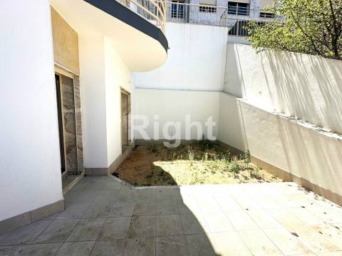 Apartamento T1 novo com terraço em Benfica