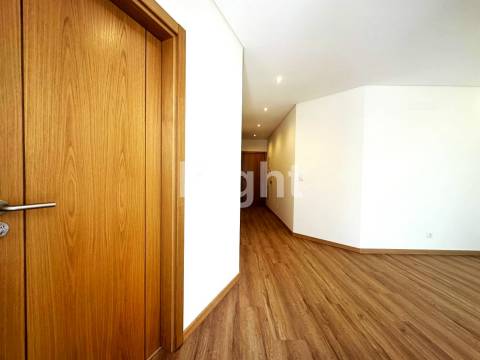 Apartamento T1 novo com terraço em Benfica