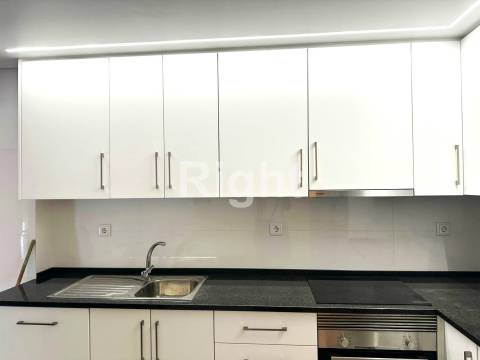 Apartamento T1 novo com terraço em Benfica