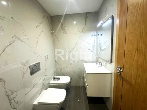 Apartamento T1 novo com terraço em Benfica