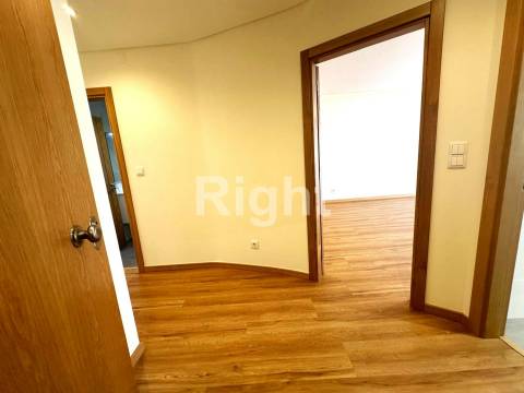 Apartamento T2 novo em Benfica