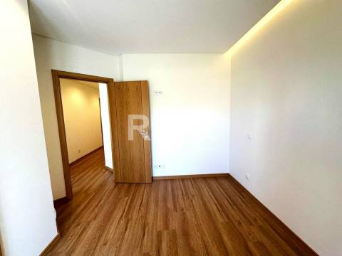 Apartamento T2 novo em Benfica