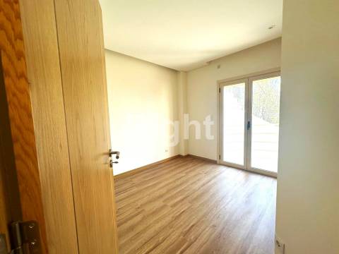 Apartamento T2 novo em Benfica