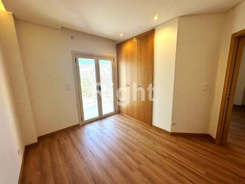 Apartamento T2 novo em Benfica