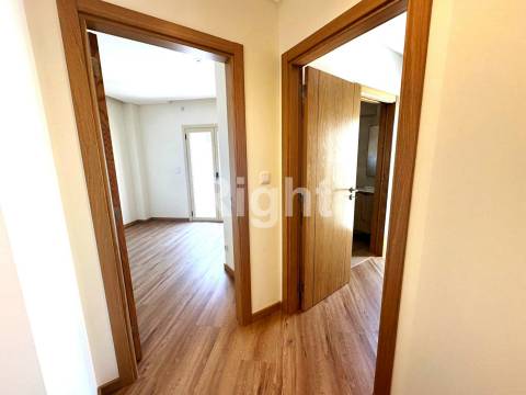 Apartamento T2 novo em Benfica