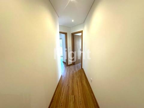 Apartamento T2 novo em Benfica
