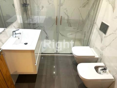 Apartamento T2 novo em Benfica