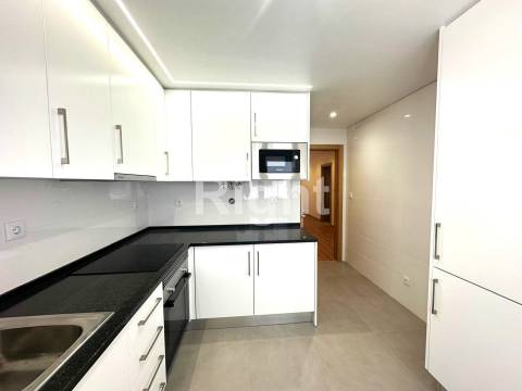 Apartamento T2 novo em Benfica