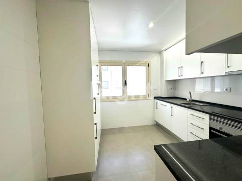 Apartamento T2 novo em Benfica