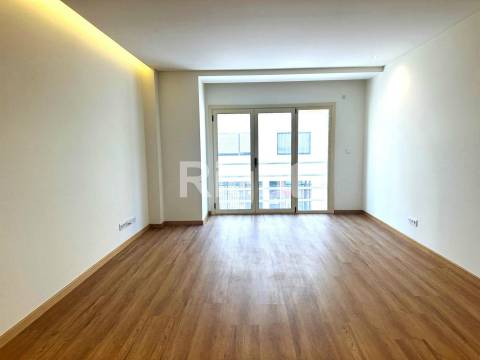Apartamento T2 novo em Benfica