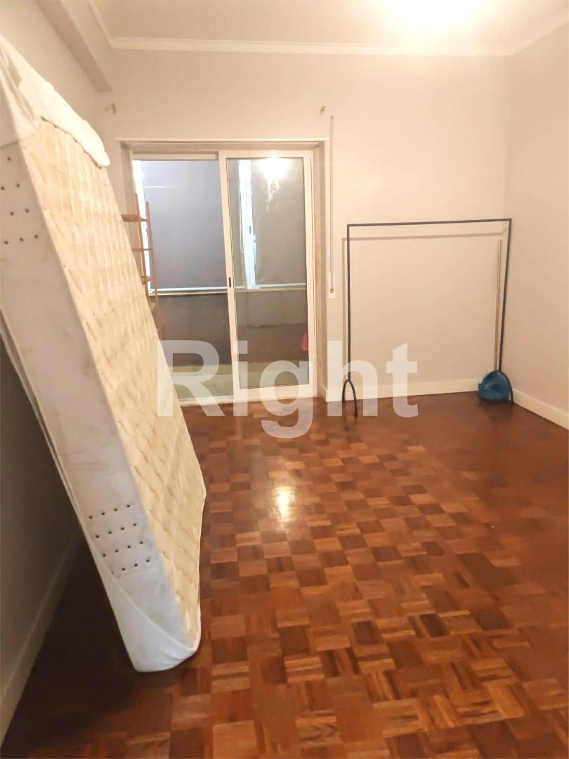 Apartamento T3 com garagem e Odivelas