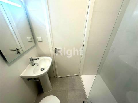 Apartamento T3 remodelado em Alvalade