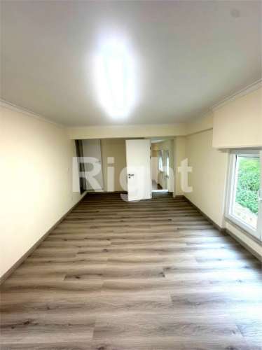 Apartamento T3 remodelado em Alvalade