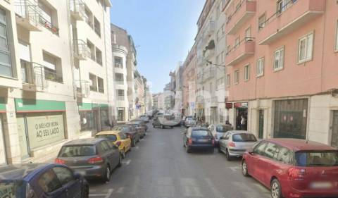 Loja com 183m2 em Arroios