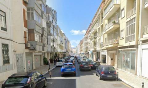 Loja com 183m2 em Arroios