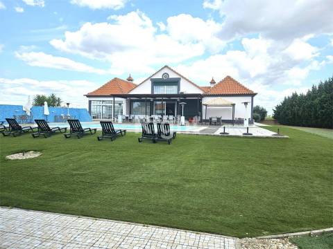Quinta com Piscina em Palmela.