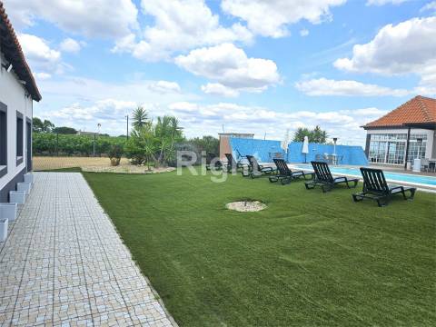 Quinta com Piscina em Palmela.
