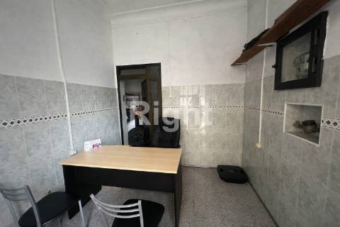 Loja com 15m2 em São Domingos de Benfica