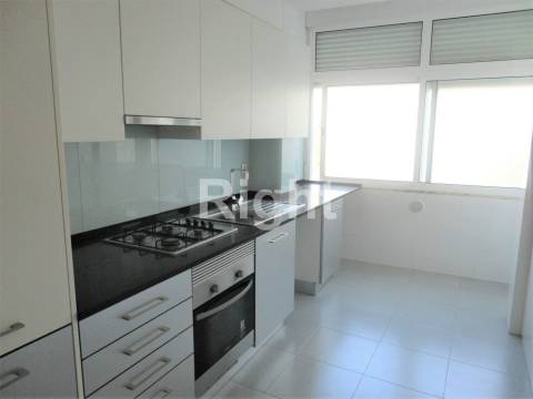Apartamento T2 no Bairro do Rego