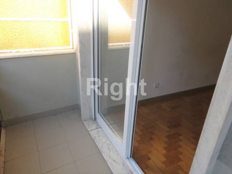 Apartamento T2 no Bairro do Rego