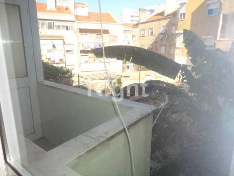 Apartamento T2 no Bairro do Rego