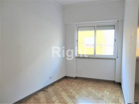 Apartamento T2 no Bairro do Rego