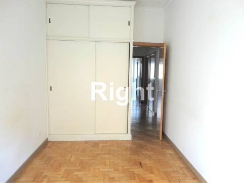 Apartamento T2 no Bairro do Rego