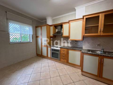 Apartamento T3 Venda em Santarém (Marvila), Santa Iria da Ribeira de Santarém, Santarém (São Salvador) e Santarém (São Nicolau),Santarém