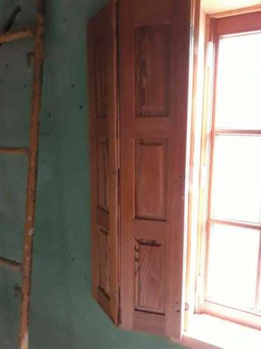 Casa moradia tipo quintinha, com dois pisos e Moinho de 3 rodas para reabilitar