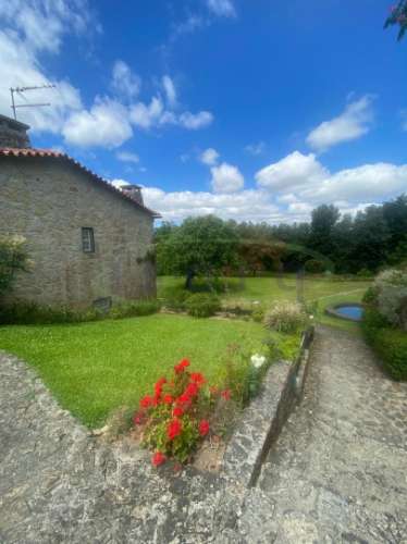 Quinta no Caminho de Santiago - 2 Casas e 3HA de potencial