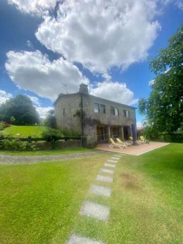 Quinta no Caminho de Santiago - 2 Casas e 3HA de potencial