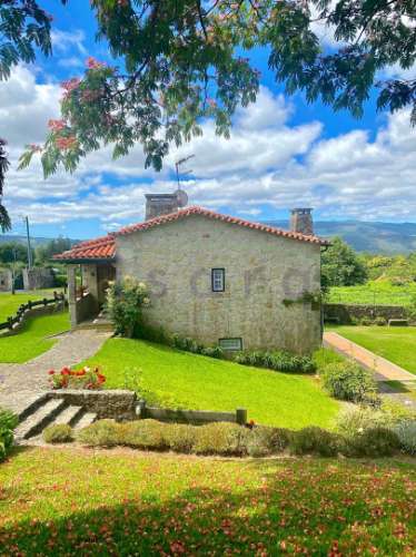 Quinta no Caminho de Santiago - 2 Casas e 3HA de potencial