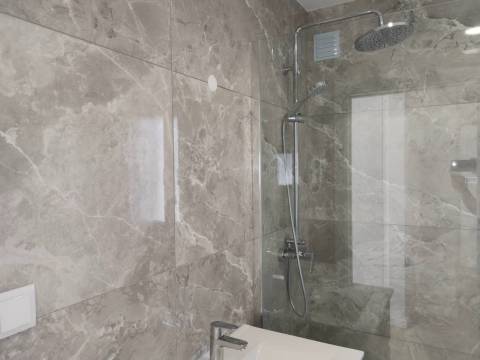 Moradia V4 Isolada - Terrea - Redondos / Fernão Ferro