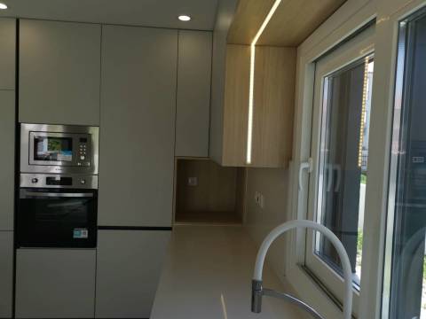 Moradia V4 Isolada - Terrea - Redondos / Fernão Ferro