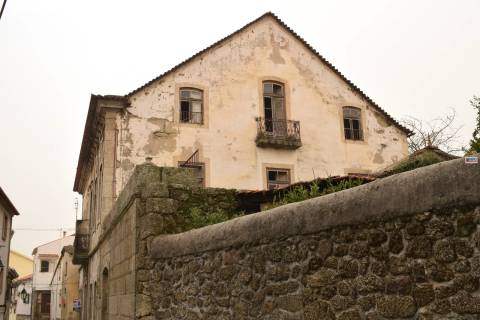 Moradia p/ Recuperar - Centro do Teixoso