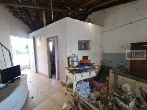 Moradia V2 c/ Quintal - Palvarinho